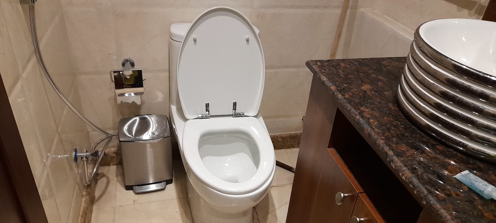 EBREEZ HOTEL