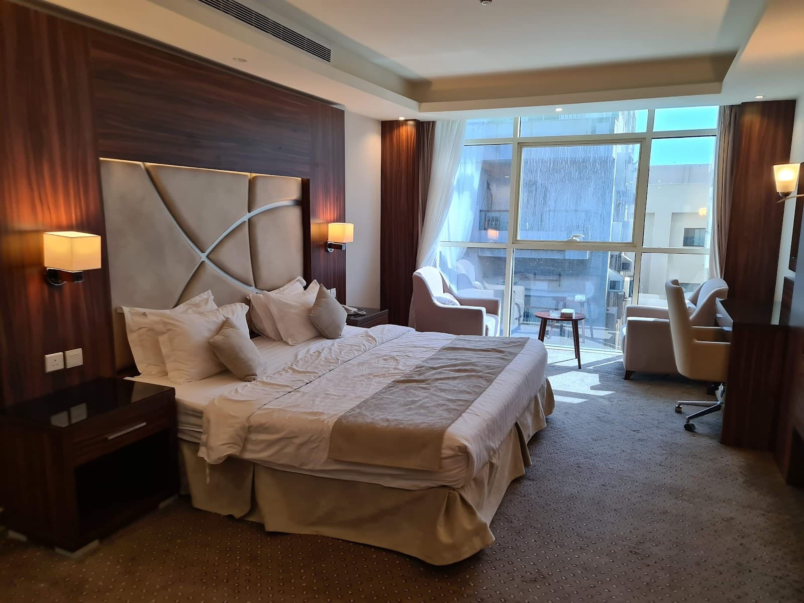 EBREEZ HOTEL