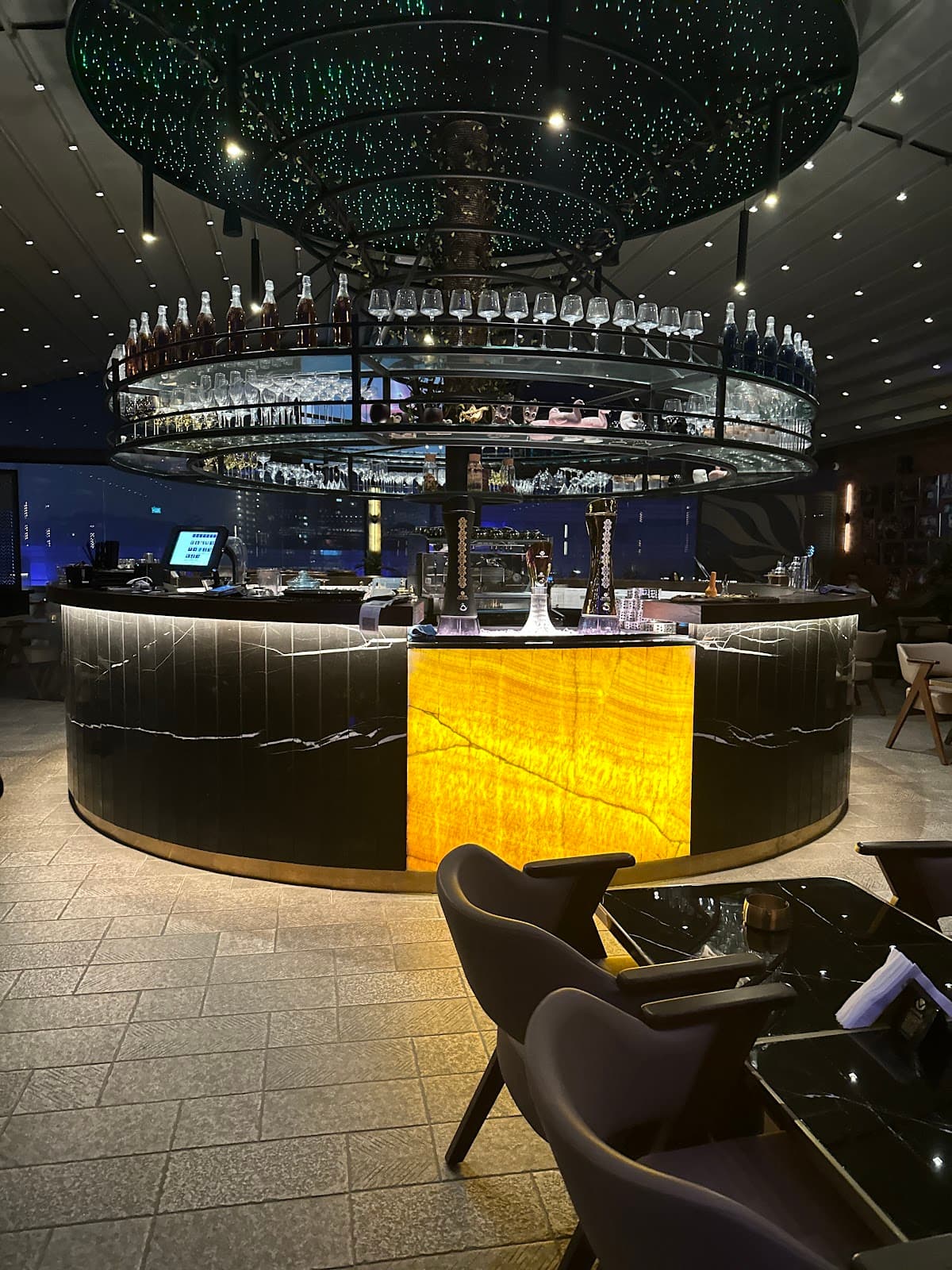 V Lounge