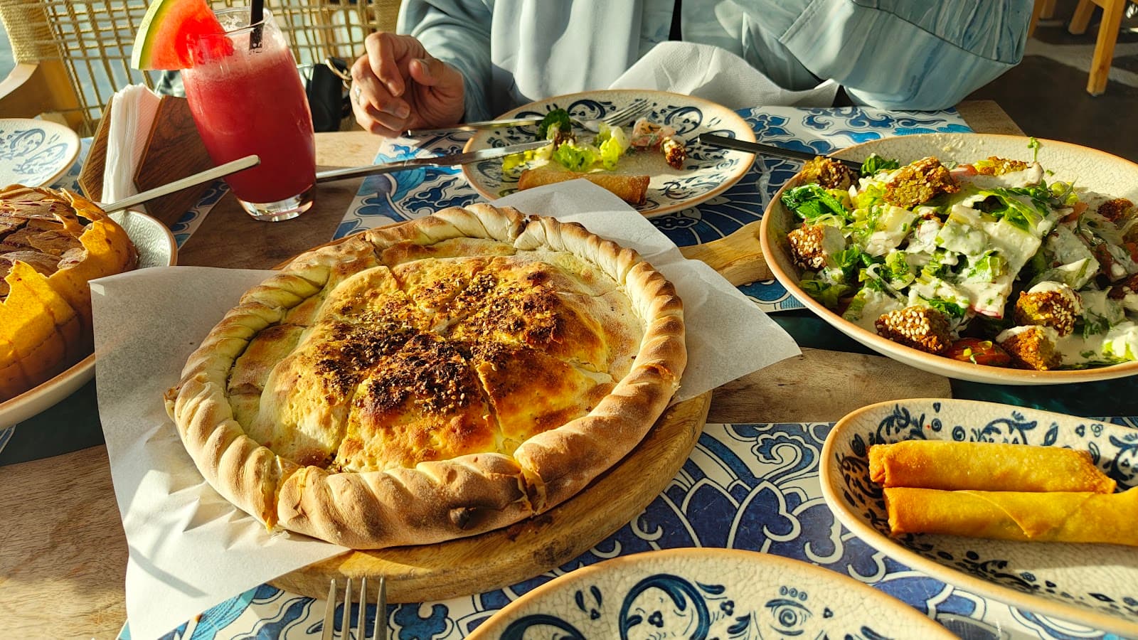 بيتي كافيه مطعم لبناني