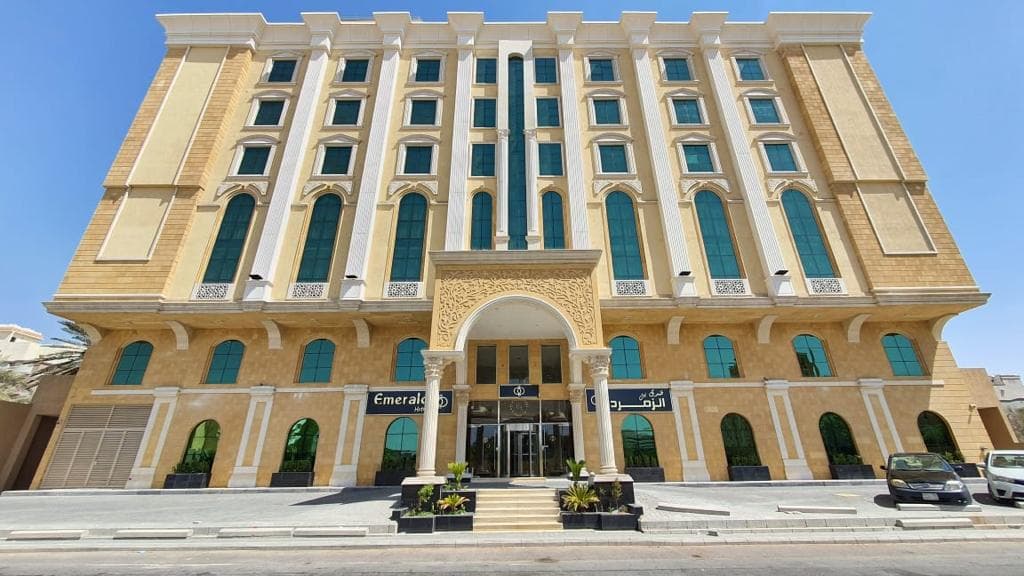 Sunday Emerald Hotel