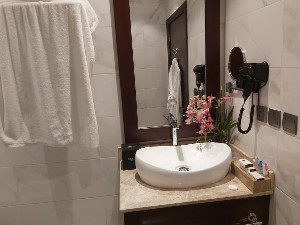 فندق برايم الحمراء