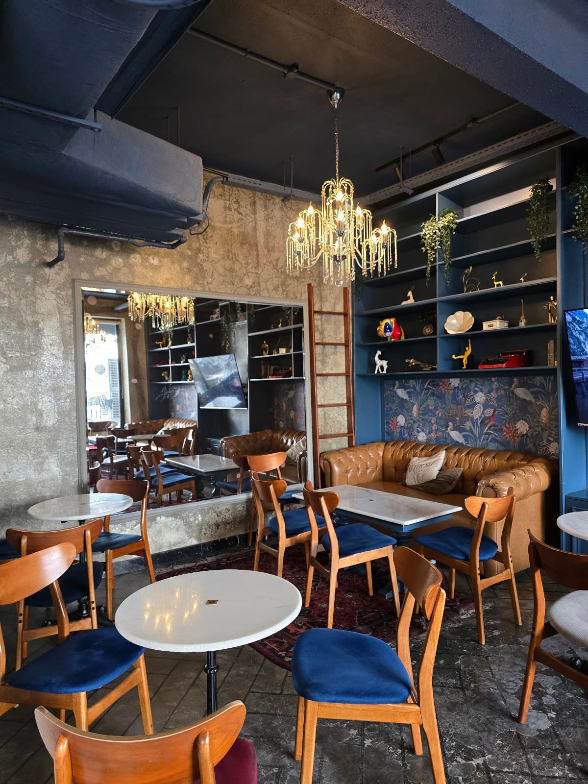 After Six Cafe