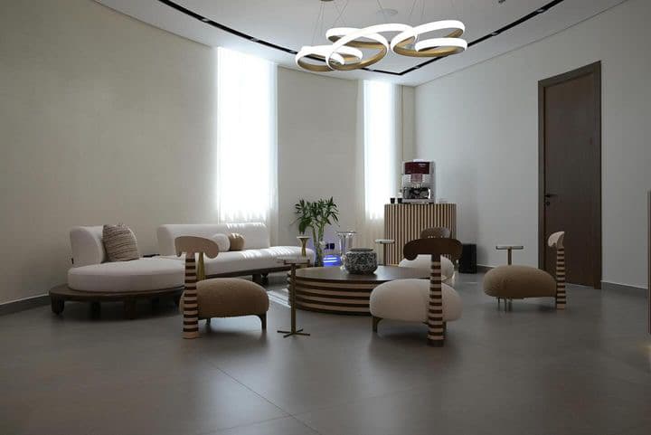 THOURAYA SALON