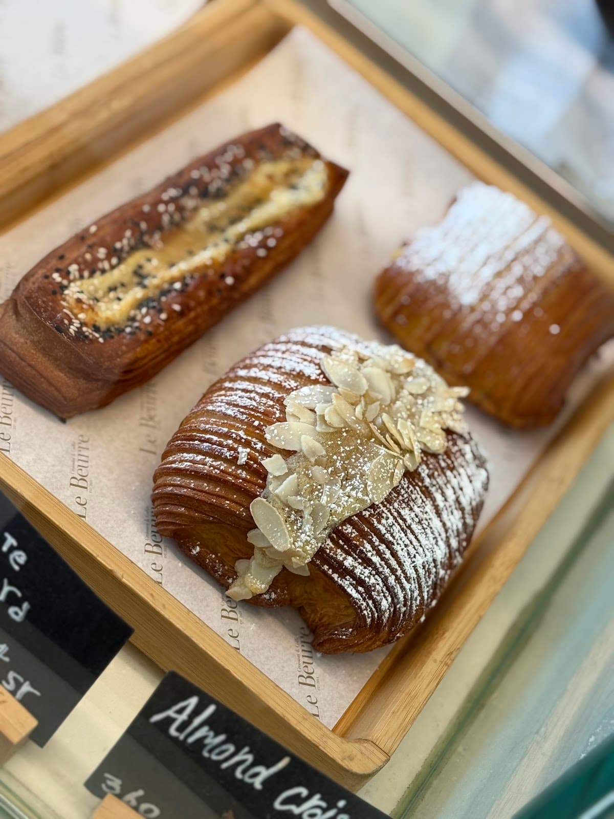 Le Beurre Bakery مخبز لوبيغ