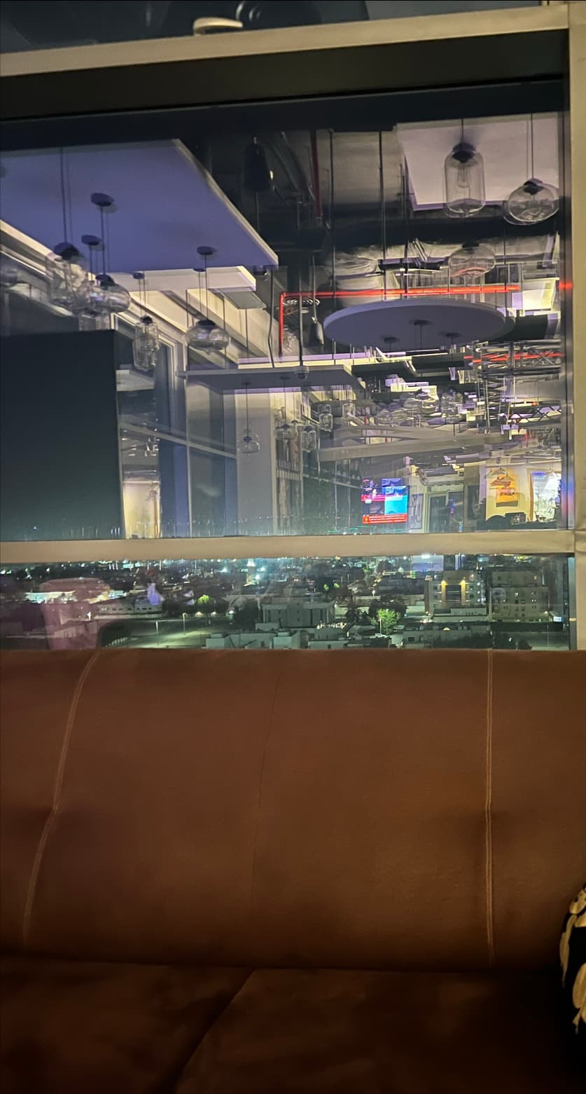 After 11 lounge