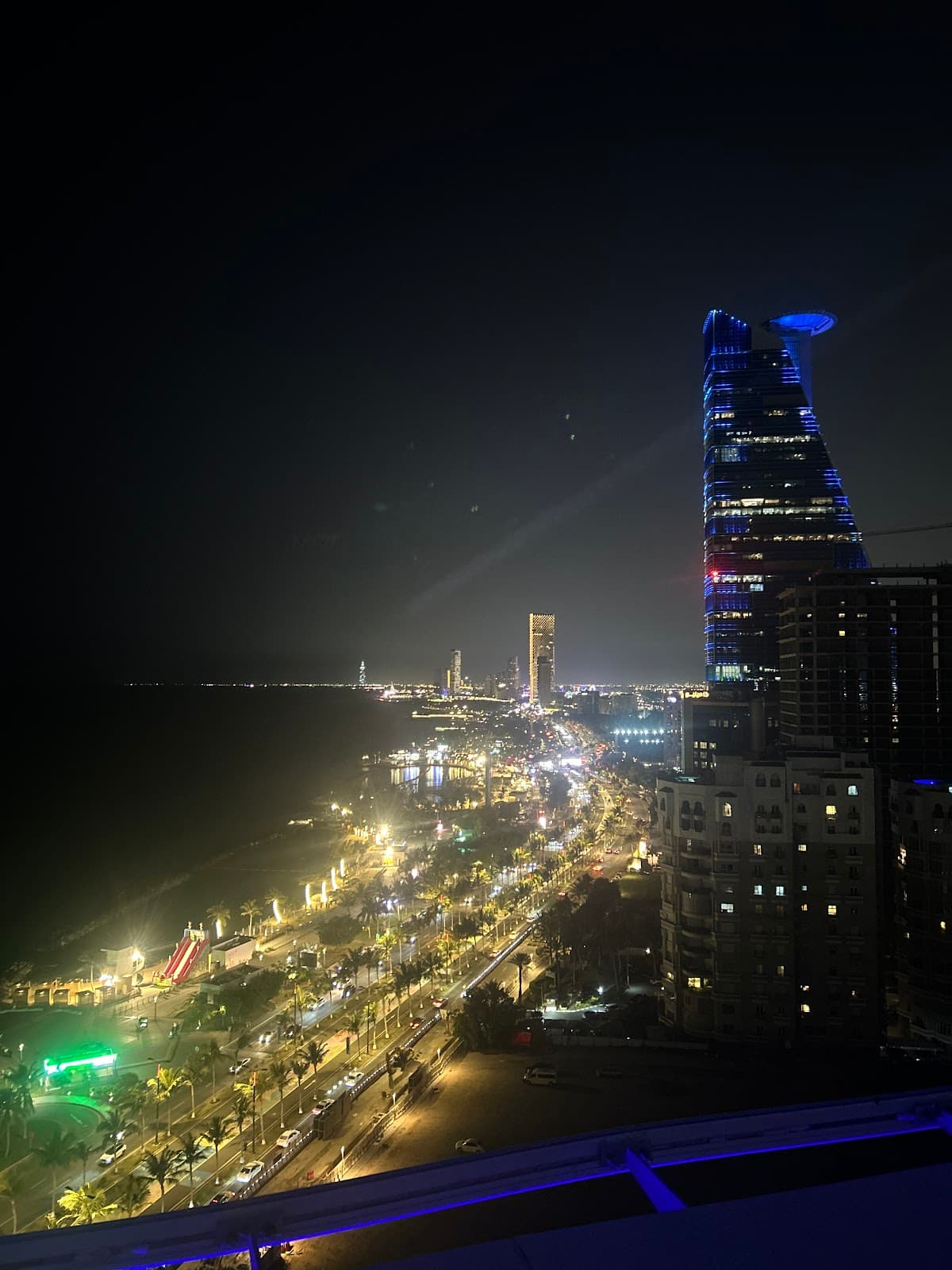 ذاتونتي لاونج