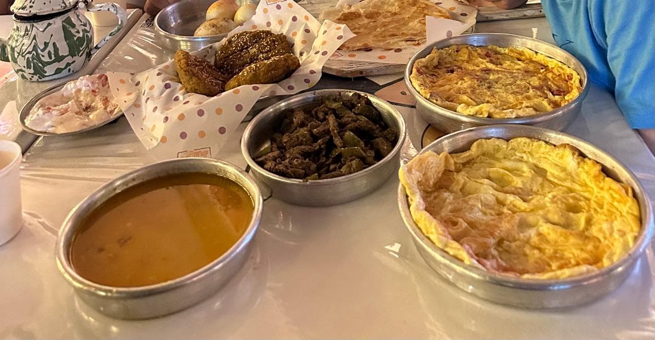 مطعم تغميسة في البلد