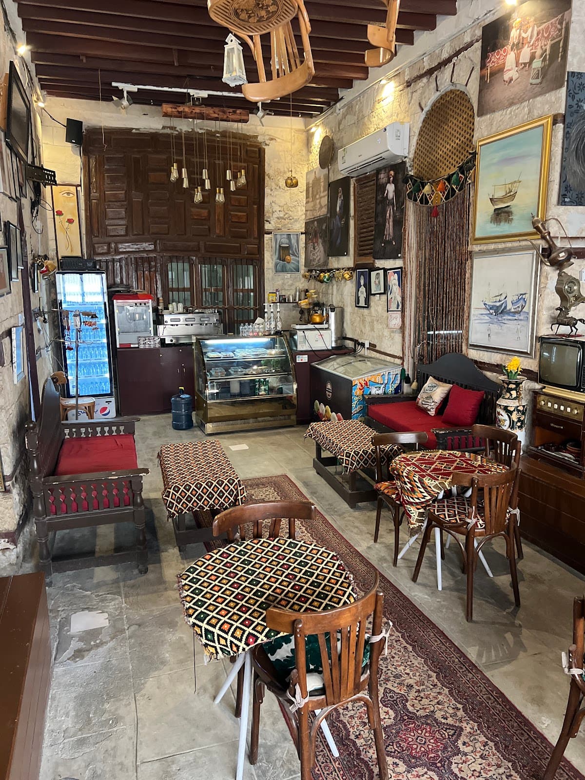 Roshan Café