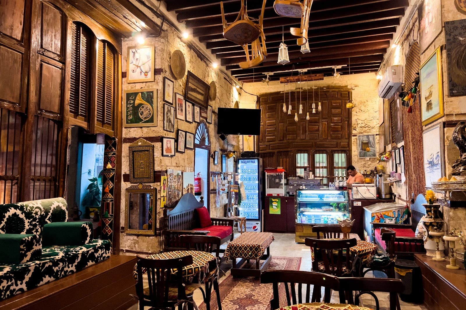 Roshan Café