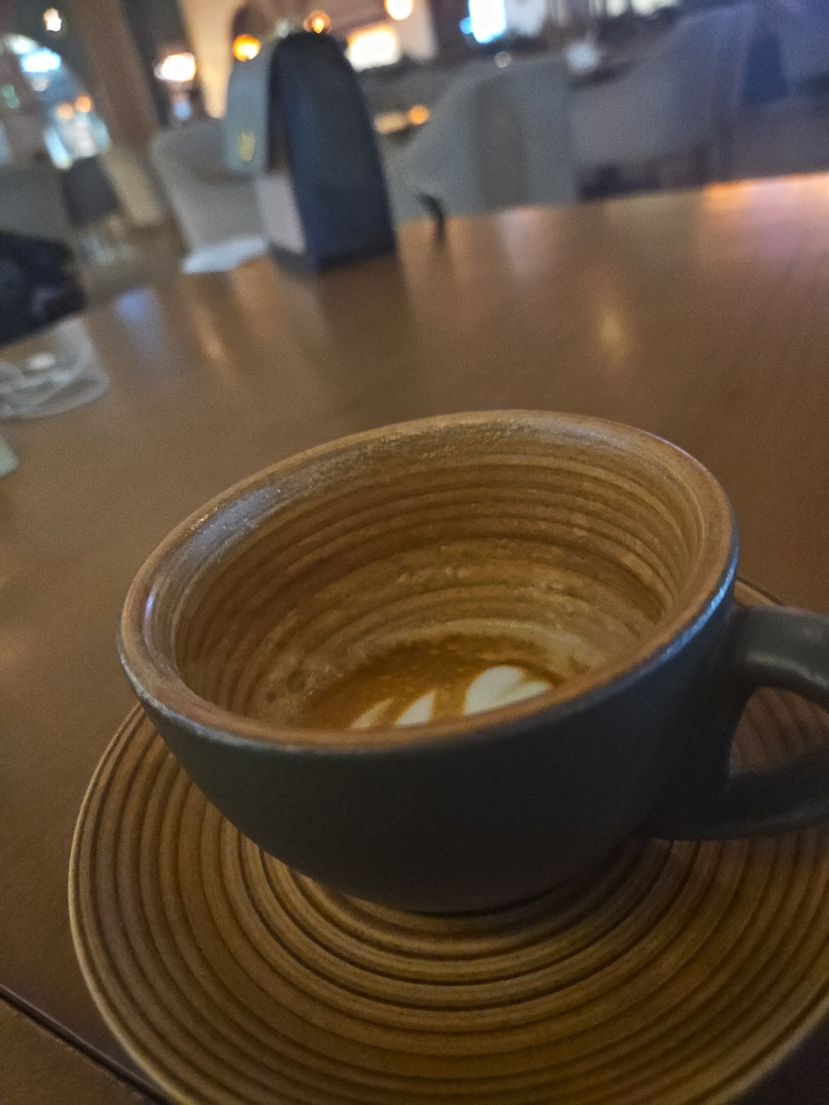 حُلـم لاونج | HOLOM