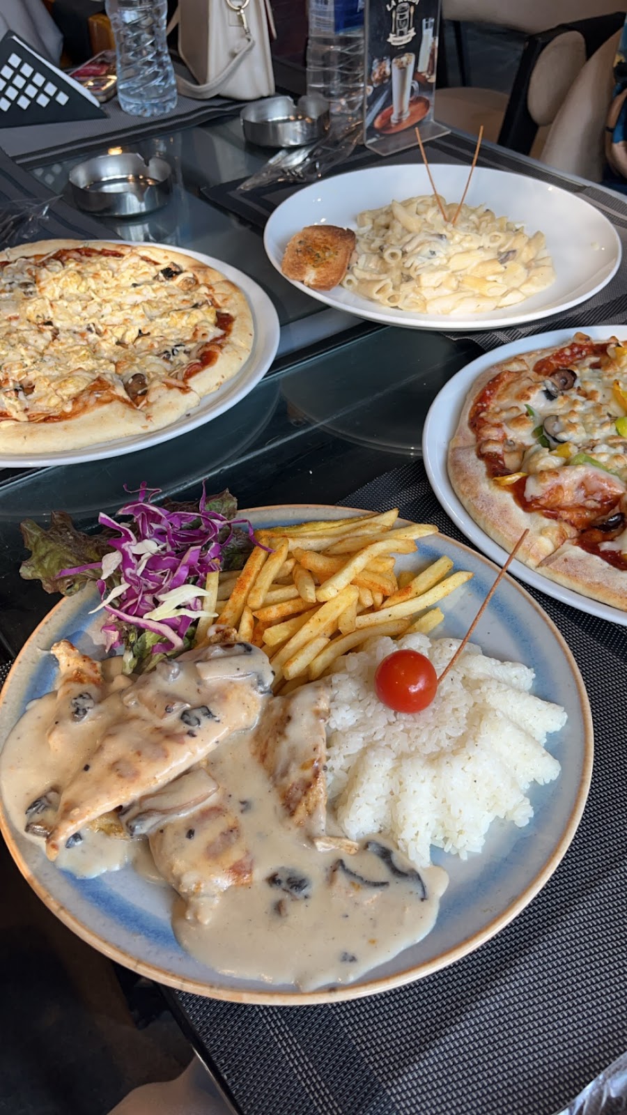 مطعم لا كوردي & كافيه