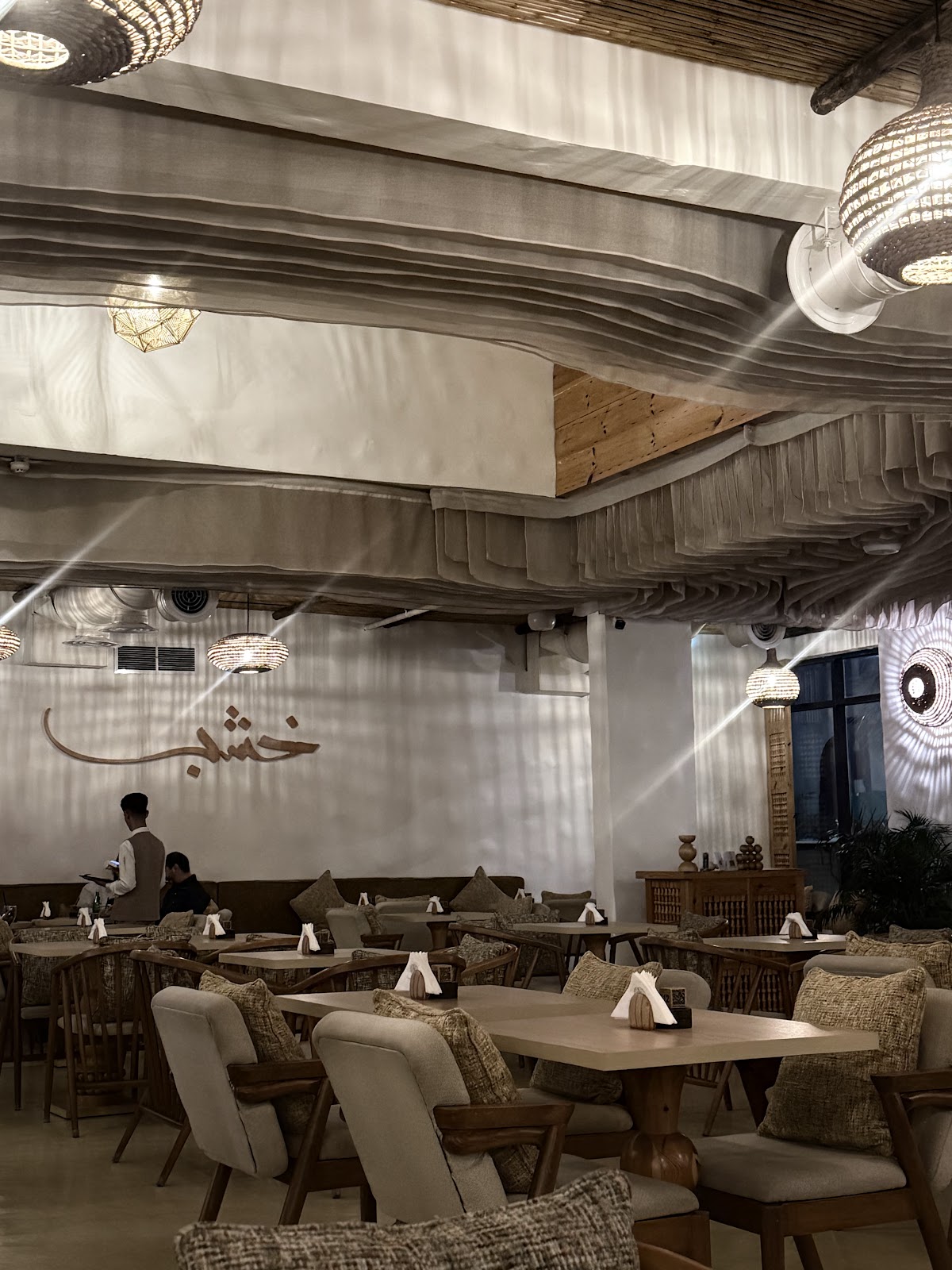 خشب لاونج - Restaurants in Jeddah - 4