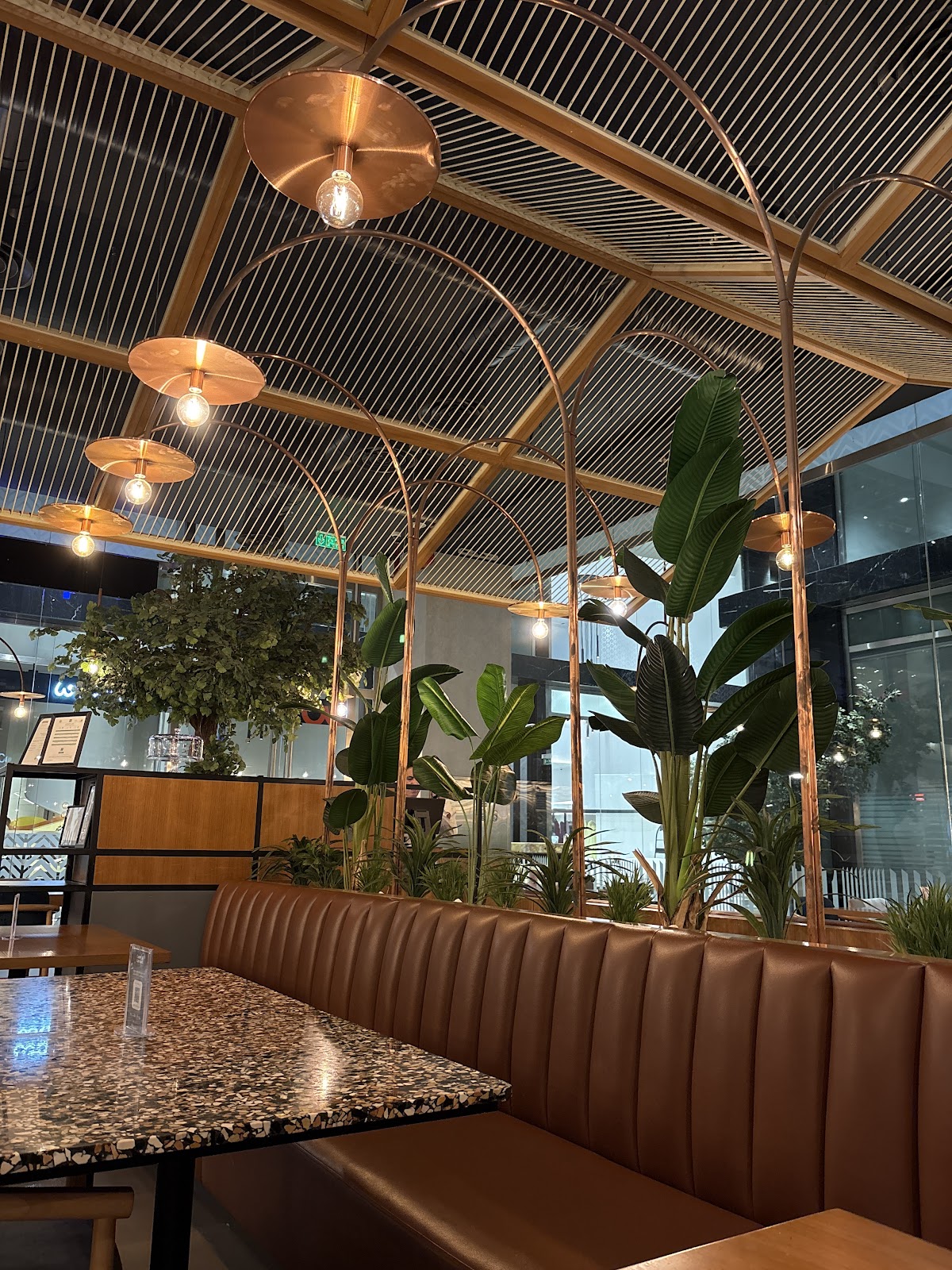Casper & Gambini's - Restaurants in Jeddah - 6