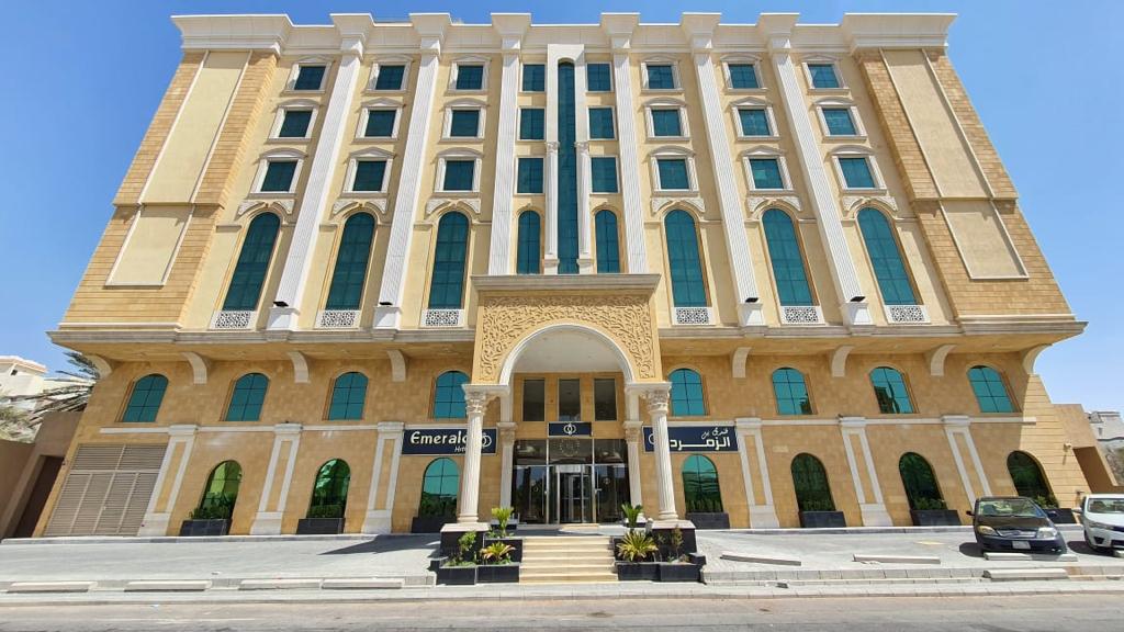 Sunday Emerald Hotel