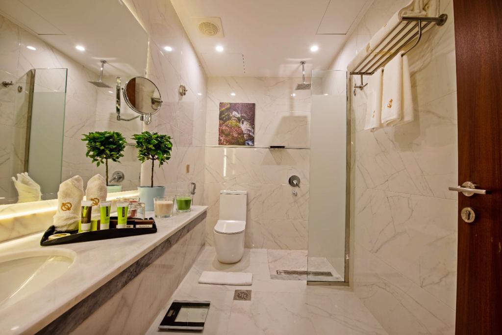 Sunday Emerald Hotel