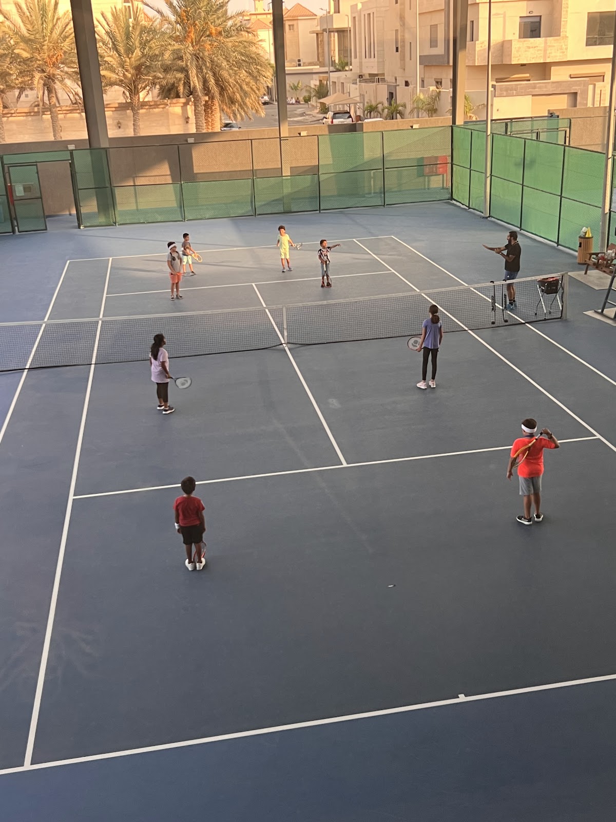أكاديمية التنس والاحتراف الرياضية (VAMOS) - The Professional Tennis Academy