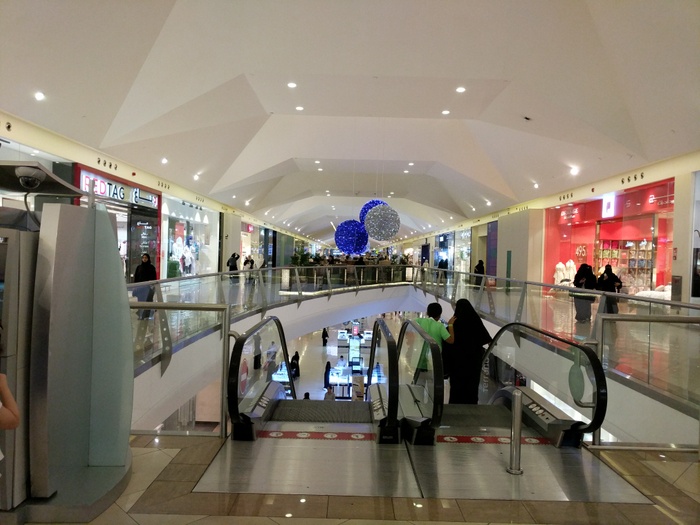 Cenomi Aziz Mall.